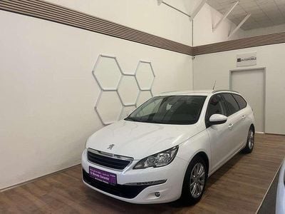 Weiß Gebraucht 2016 Peugeot 308 SW Active Kombi | € 8.777 (Etwas zu teuer)