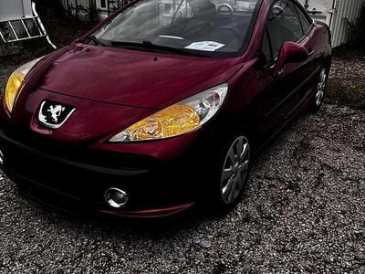 Rot Gebraucht 2008 Peugeot 207 CC Cabrio | € 3.890 (Guter Preis)