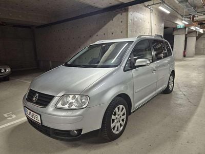 Gebraucht 2006 VW Touran Highline Van / Kleinbus | € 2.750 (Etwas zu teuer)