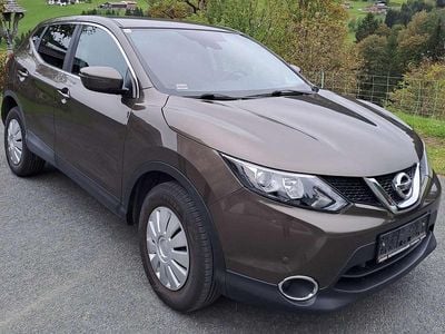 Bronze Gebraucht 2015 Nissan Qashqai 360º SUV | € 9.700 (Fairer Preis)