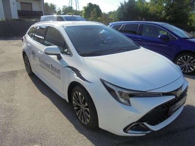 Weiß Gebraucht 2024 Toyota Corolla Active Kombi | € 29.990 (Etwas zu teuer)