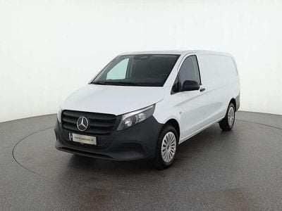 Weiß Gebraucht 2024 Mercedes Vito Van / Kleinbus | € 47.988 (Fairer Preis)
