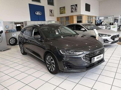 Magnetic grau Gebraucht 2024 Ford Focus Titanium Kombi | € 27.490 (Teuer)