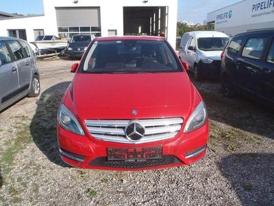 Rot Gebraucht 2013 Mercedes 200 Edition Limousine | € 3.990