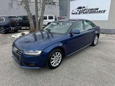 Blau Gebraucht 2014 Audi A4 Attraction Limousine | € 10.990