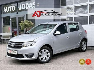 Grau Gebraucht 2015 Dacia Sandero Kleinwagen | € 7.900 (Etwas zu teuer)