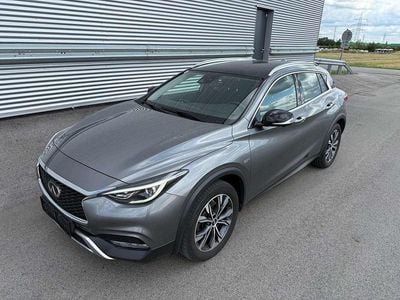 Grau Gebraucht 2016 Infiniti QX30 Premium SUV | € 17.500