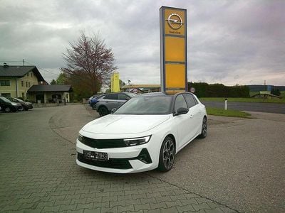 Weiß Gebraucht 2023 Opel Astra GS Line Limousine | € 29.990