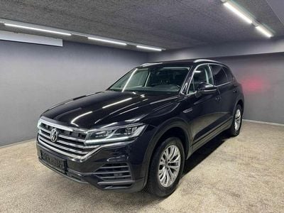 Blau Gebraucht 2020 VW Touareg Elegance SUV | € 40.900