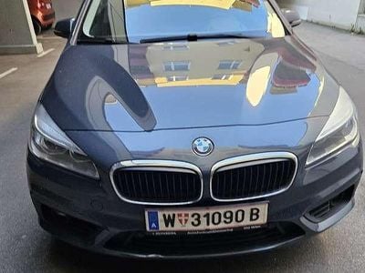 Grau Gebraucht 2016 BMW 216 Advantage Kombi | € 9.890