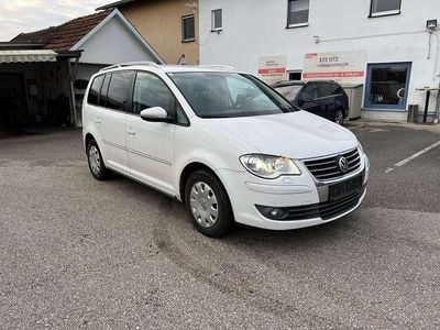 Weiß Gebraucht 2009 VW Touran Highline Van / Kleinbus | € 3.300 (Guter Preis)