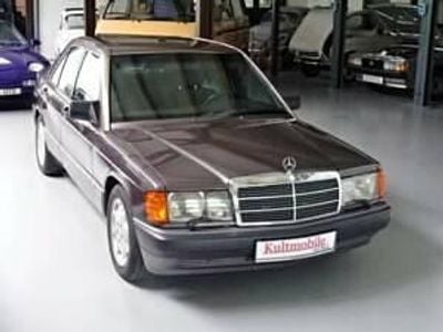 Violett Gebraucht 1992 Mercedes 190 Limousine | € 14.900