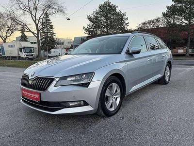 Grau Gebraucht 2018 Skoda Superb Style Kombi | € 13.990 (Fairer Preis)