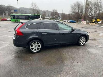 Grau Gebraucht 2014 Volvo V60 Kinetic Kombi | € 4.500