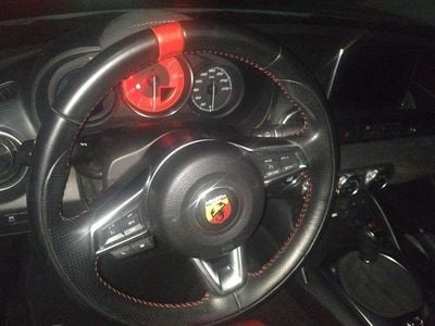 Weiß Gebraucht 2018 Abarth 124 Spider Cabrio | € 26.850