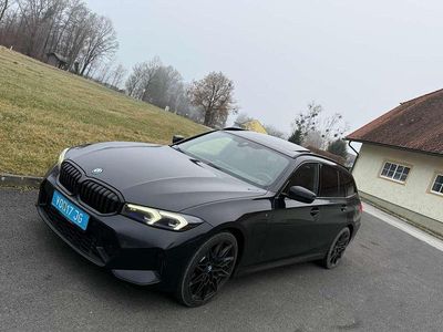 Schwarz Gebraucht 2022 BMW 330e M Sport Kombi | € 43.590 (Teuer)