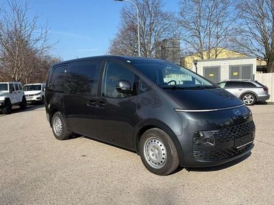 Gebraucht Hyundai Staria 177 PS (130 kW) 2022 Grau Van / Kleinbus