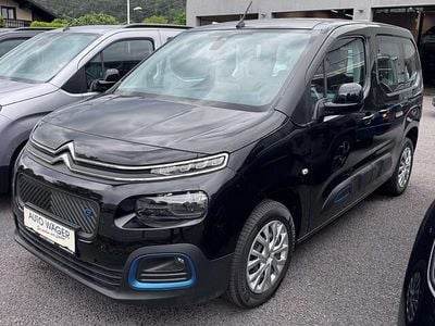 Schwarz Neu 2025 Citroën e-Berlingo Feel Van / Kleinbus | € 32.900