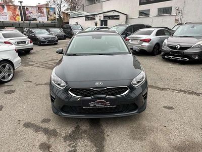 Grau Gebraucht 2019 Kia Ceed Sportswagon Silver Kombi | € 12.999 (Fairer Preis)