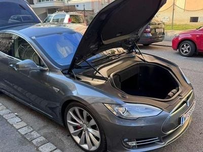 Silber Gebraucht 2014 Tesla Model S Performance Kleinwagen | € 18.800 (Etwas zu teuer)