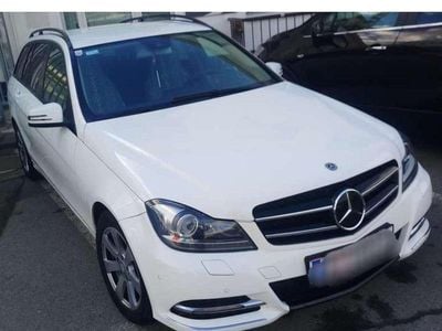 Weiß Gebraucht 2014 Mercedes 180 Limousine | € 12.200