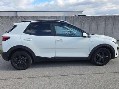 Weiß Gebraucht 2024 Kia Stonic Silver SUV | € 19.000 (Etwas zu teuer)