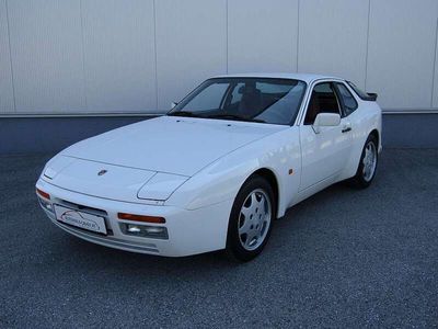 Porsche 944 S2