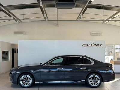 Grau Gebraucht 2023 BMW 750e Comfort Edition Limousine | € 79.990