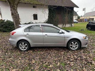 Gebraucht Mitsubishi Lancer Sportback Invite 109 PS (80 kW) 2010 Silber Limousine