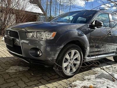 Gebraucht Mitsubishi Outlander Intense 177 PS (130 kW) 2011 Grau SUV