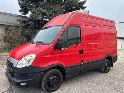 Rot Gebraucht 2012 Iveco Daily Limousine | € 3.990