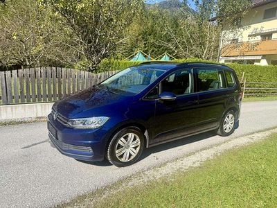 Blau Gebraucht 2019 VW Touran Trendline Van / Kleinbus | € 13.600 (Superpreis)