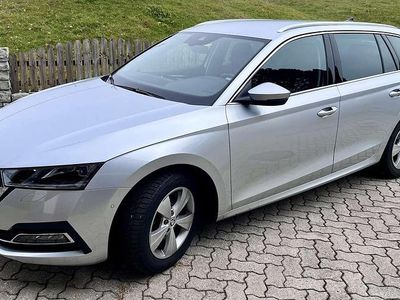 gebraucht Skoda Octavia Combi 2,0 TDI 4x4 Style DSG