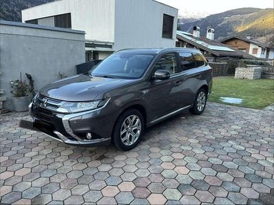 gebraucht Mitsubishi Outlander P-HEV Outlander 2,0 PHEV Instyle Instyle