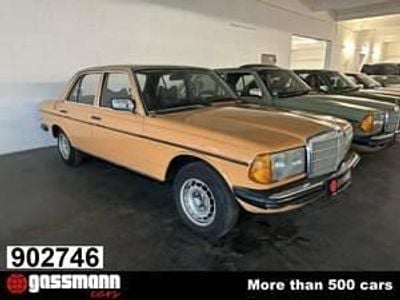 Orange Gebraucht 1977 Mercedes 300 Limousine | € 11.000