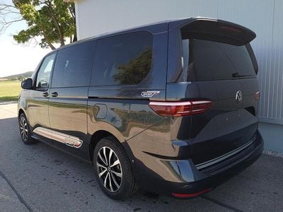 Neu VW Multivan Edition 150 PS (110 kW) 2025 Blau Van