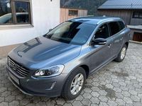 Gebraucht Volvo XC60 Dynamic 190 PS (139 kW) 2018 Grau SUV