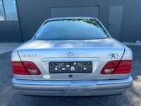 gebraucht Mercedes E240 Classic Aut. // PICKEL BIS 7/2024 //