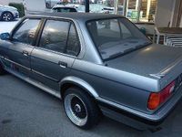Gebraucht BMW 325 170 PS (125 kW) 1989 Grau Limousine