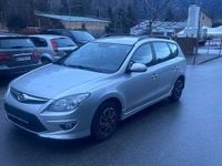 Gebraucht Hyundai i30 90 PS (66 kW) 2011 Silber Kombi