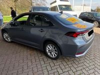 gebraucht Toyota Corolla Limousine Sedan 1.8 Hybrid 122 ECVT Nav Kam SHZ