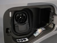 Neu VW Multivan Business 245 PS (180 kW) 2025 Grau Van