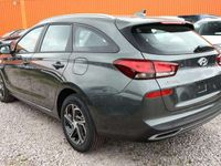 gebraucht Hyundai i30 Kombi Select 1.0 T-GDI 120 MHEV LED Nav DigC