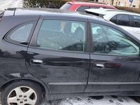 Gebraucht Nissan Almera Tino Comfort 114 PS (83 kW) 2002 Van / Kleinbus