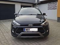 Gebraucht Hyundai i20 Active 120 PS (88 kW) 2016 Schwarz Limousine