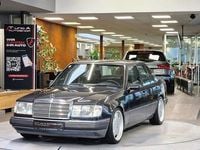 Gebraucht Mercedes E300 103 PS (75 kW) 1989 Schwarz Limousine