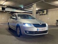 gebraucht Skoda Octavia Combi 1,6 Elegance TDI Green tec DSG