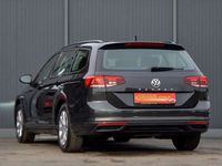 gebraucht VW Passat Variant Business 1,6 SCR TDI DSG Kombi / Family Van