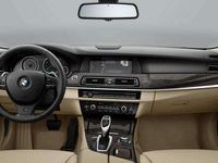 gebraucht BMW 550 i Aut. ***V8 | xDrive | Schiebedach***