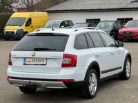 gebraucht Skoda Octavia Scout*4x4*DSG*Allrad-Kredit*Xenon*AHK*PDC*Navi*Top